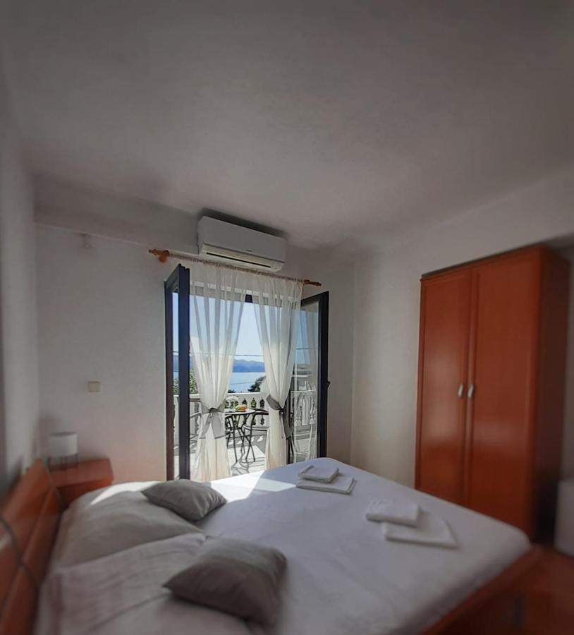 Guest House Keskic Karlobag Εξωτερικό φωτογραφία