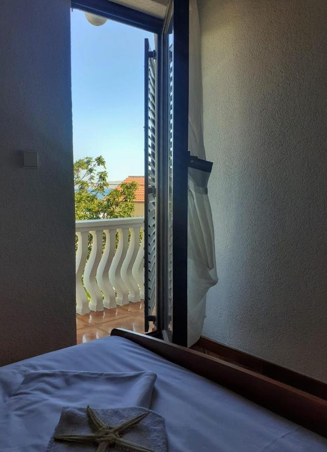 Guest House Keskic Karlobag Εξωτερικό φωτογραφία