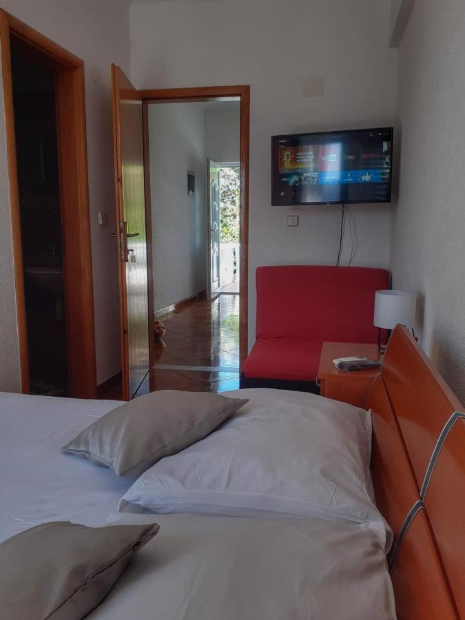 Guest House Keskic Karlobag Εξωτερικό φωτογραφία