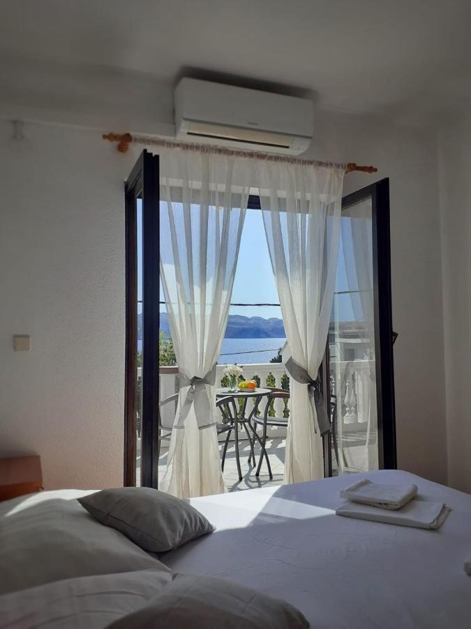 Guest House Keskic Karlobag Εξωτερικό φωτογραφία