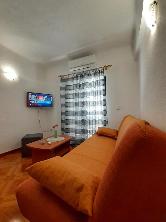 Guest House Keskic Karlobag Εξωτερικό φωτογραφία