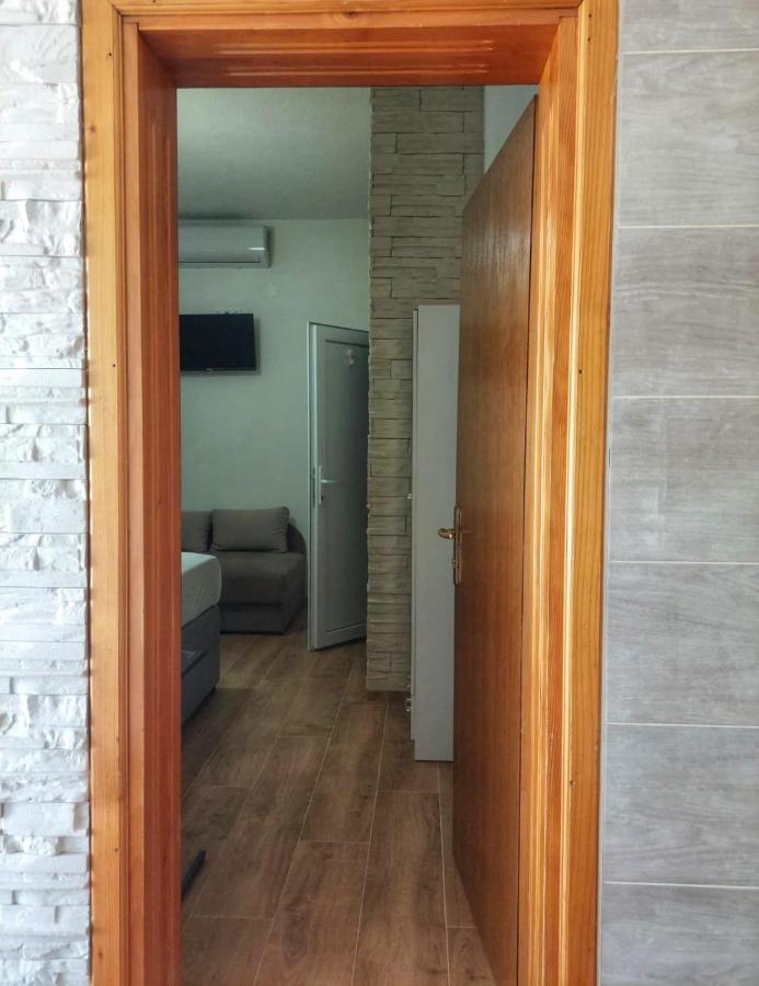 Guest House Keskic Karlobag Εξωτερικό φωτογραφία