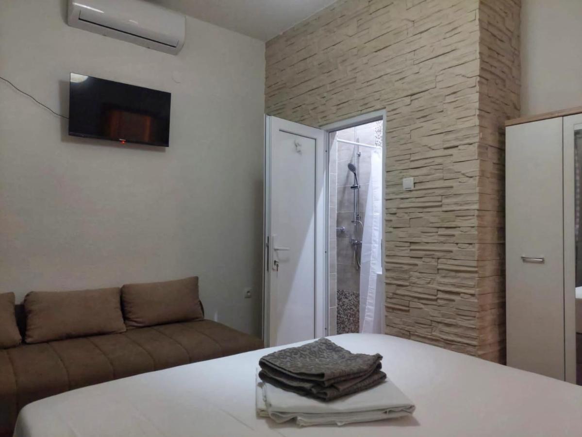 Guest House Keskic Karlobag Εξωτερικό φωτογραφία