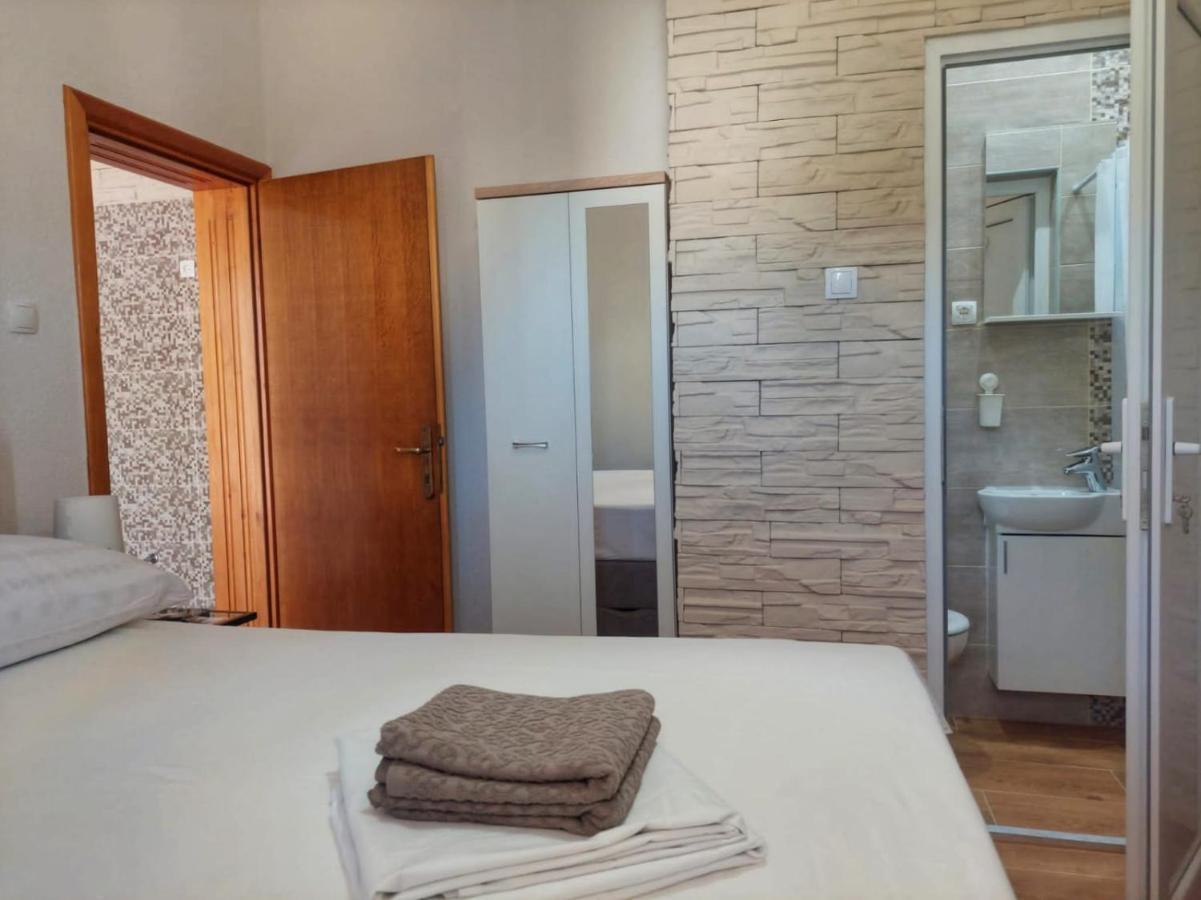 Guest House Keskic Karlobag Εξωτερικό φωτογραφία
