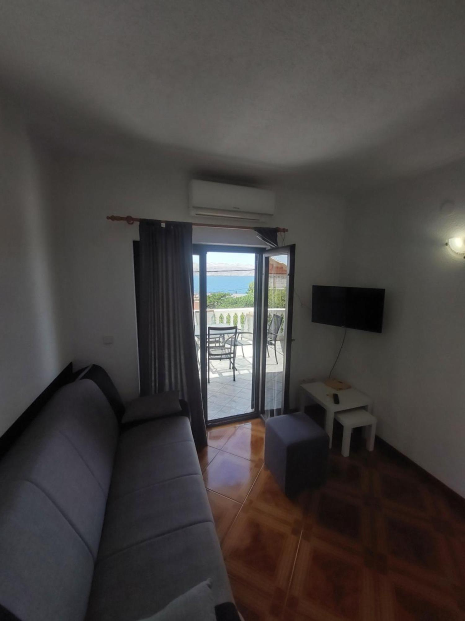 Guest House Keskic Karlobag Εξωτερικό φωτογραφία